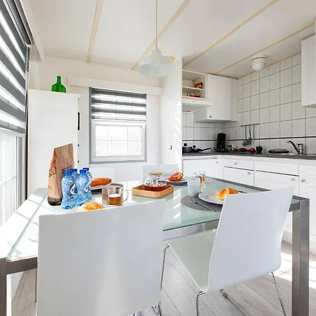 44, Gelegen Nabij De Kampina Met 80 Vennen! Chalet *