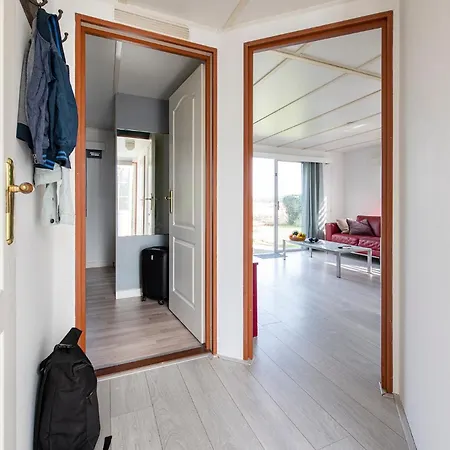 44, Gelegen Nabij De Kampina Met 80 Vennen! Chalet *