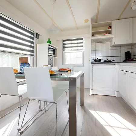 44, Gelegen Nabij De Kampina Met 80 Vennen! Oisterwijk