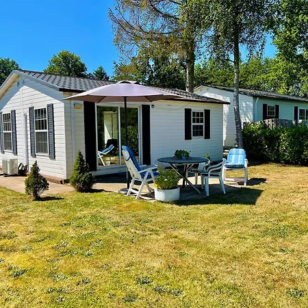 44, Gelegen Nabij De Kampina Met 80 Vennen! Chalet Oisterwijk