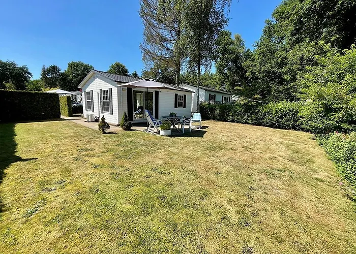 Alpesi faház 44, Gelegen Nabij De Kampina Met 80 Vennen! Oisterwijk