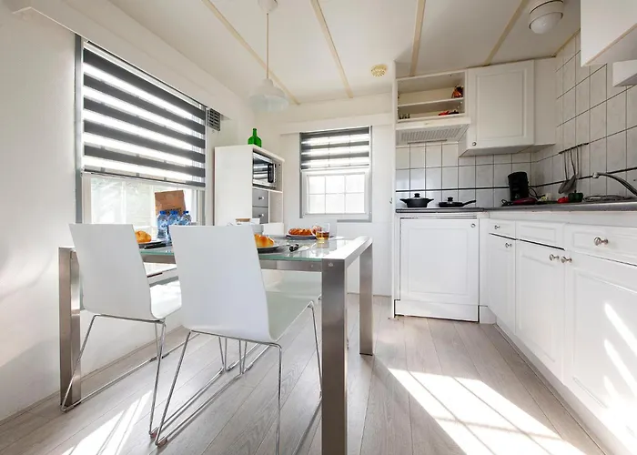 44, Gelegen Nabij De Kampina Met 80 Vennen! Oisterwijk